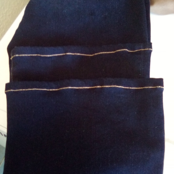 Frame Denim Jeans - Picture 8 of 9